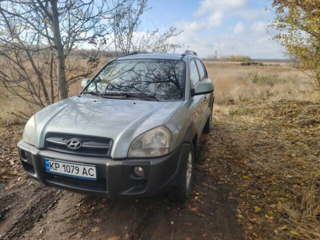 Хендай Туксон 2007 в Запорожье на Automoto.ua Синий Хендай Туксон, объемом двигателя 2 л и пробегом 213 тыс. км за 4800 $, фото 1 на Automoto.ua