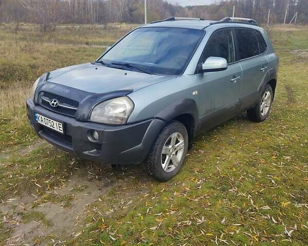 Хендай Туксон 2008 у Шостке на Automoto.ua Синій Хендай Туксон, об'ємом двигуна 2 л та пробігом 196 тис. км за 8000 $, фото 1 на Automoto.ua