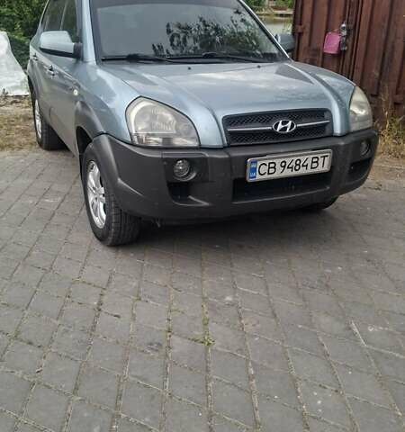 Синий Хендай Туксон, объемом двигателя 1.98 л и пробегом 310 тыс. км за 8200 $, фото 1 на Automoto.ua