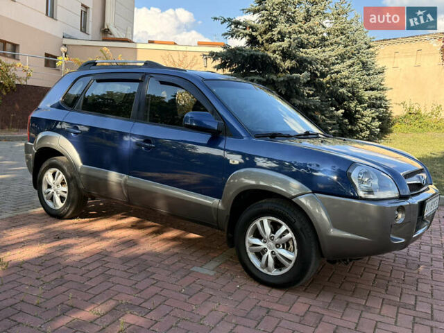 Синий Хендай Туксон, объемом двигателя 2 л и пробегом 168 тыс. км за 7500 $, фото 1 на Automoto.ua