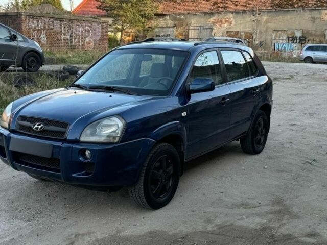 Синий Хендай Туксон, объемом двигателя 0 л и пробегом 170 тыс. км за 2400 $, фото 1 на Automoto.ua