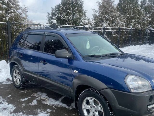 Синій Хендай Туксон, об'ємом двигуна 2 л та пробігом 172 тис. км за 8000 $, фото 1 на Automoto.ua