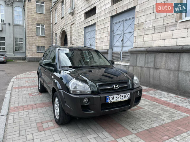 Зеленый Хендай Туксон, объемом двигателя 1.99 л и пробегом 205 тыс. км за 7300 $, фото 1 на Automoto.ua
