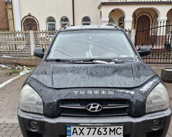 Зелений Хендай Туксон, об'ємом двигуна 1.98 л та пробігом 280 тис. км за 8500 $, фото 1 на Automoto.ua