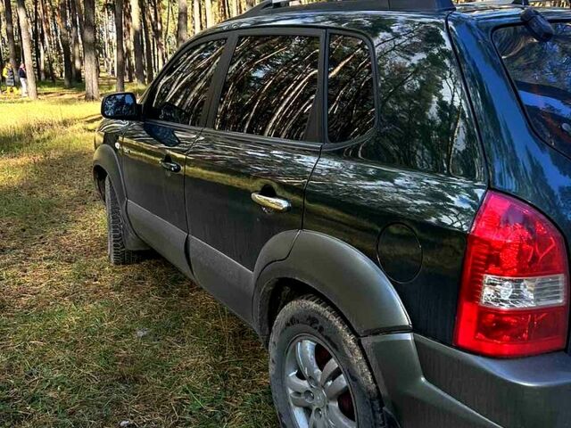 Зелений Хендай Туксон, об'ємом двигуна 2 л та пробігом 189 тис. км за 8500 $, фото 1 на Automoto.ua