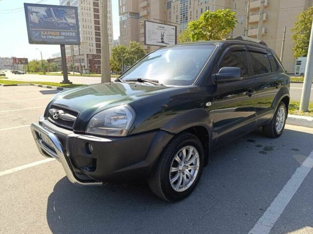 Зелений Хендай Туксон, об'ємом двигуна 2 л та пробігом 203 тис. км за 7200 $, фото 1 на Automoto.ua