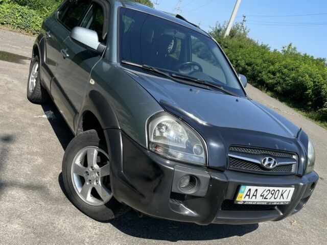 Зеленый Хендай Туксон, объемом двигателя 2 л и пробегом 130 тыс. км за 9100 $, фото 1 на Automoto.ua