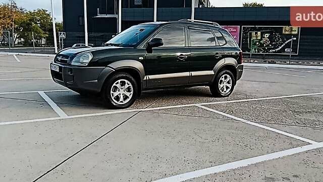 Хендай Туксон 2008 в Одессе на Automoto.ua Зеленый Хендай Туксон, объемом двигателя 2.66 л и пробегом 197 тыс. км за 8800 $, фото 1 на Automoto.ua