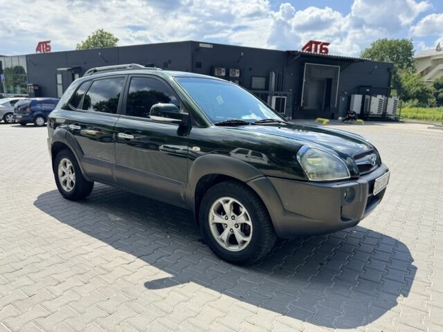 Зеленый Хендай Туксон, объемом двигателя 2.7 л и пробегом 200 тыс. км за 8500 $, фото 1 на Automoto.ua