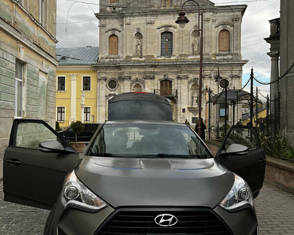 Серый Хендай Велостер, объемом двигателя 1.6 л и пробегом 142 тыс. км за 12000 $, фото 1 на Automoto.ua