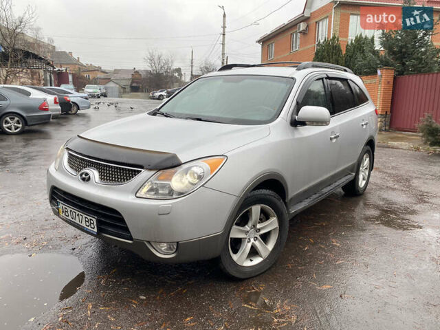 Серый Хендай Веракруз, объемом двигателя 2.9 л и пробегом 300 тыс. км за 9800 $, фото 1 на Automoto.ua