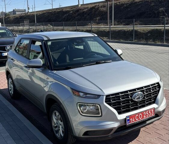 Серый Хендай Верна, объемом двигателя 1.6 л и пробегом 50 тыс. км за 15500 $, фото 1 на Automoto.ua