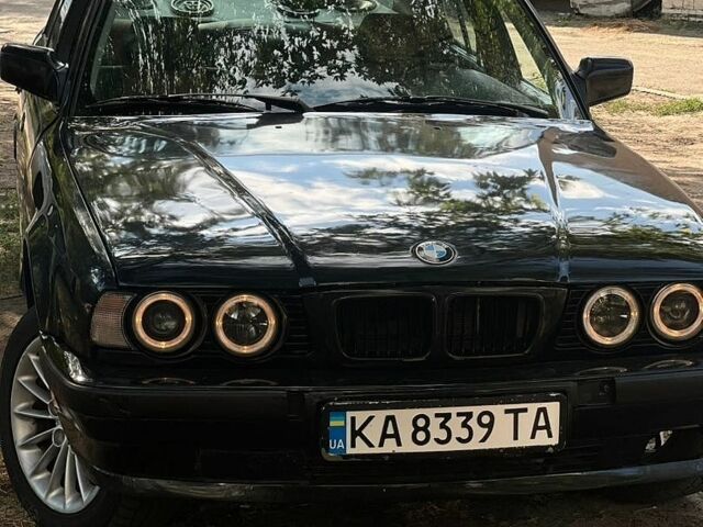 Серый Хендай КСГ, объемом двигателя 2.97 л и пробегом 280 тыс. км за 3700 $, фото 1 на Automoto.ua