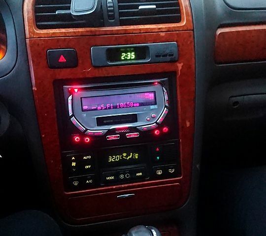 Зелений Хендай КСГ, об'ємом двигуна 3 л та пробігом 240 тис. км за 2300 $, фото 1 на Automoto.ua