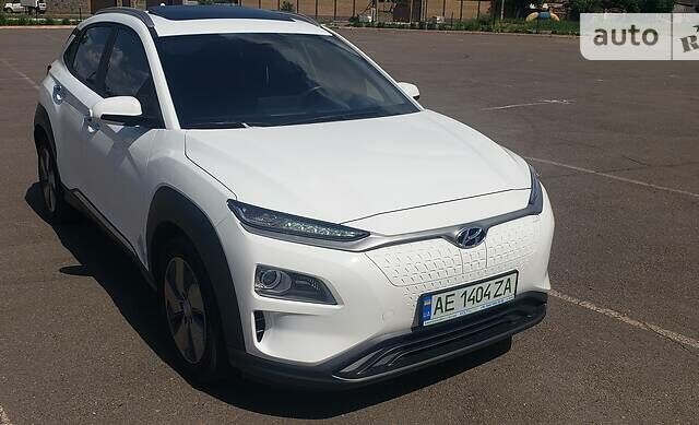 Белый Хендай Encino EV, объемом двигателя 0 л и пробегом 20 тыс. км за 25000 $, фото 1 на Automoto.ua