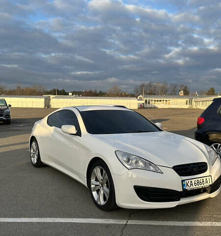 Белый Хендай Genesis Coupe, объемом двигателя 2 л и пробегом 269 тыс. км за 8700 $, фото 1 на Automoto.ua