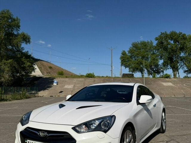 Белый Хендай Genesis Coupe, объемом двигателя 2 л и пробегом 151 тыс. км за 11500 $, фото 1 на Automoto.ua