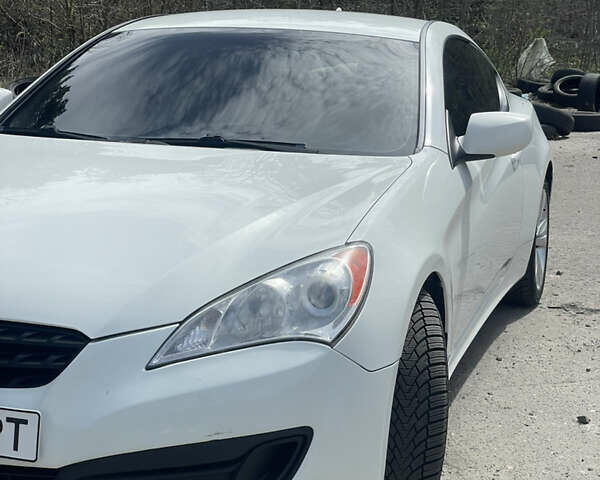 Білий Хендай Genesis Coupe, об'ємом двигуна 2 л та пробігом 128 тис. км за 8500 $, фото 1 на Automoto.ua