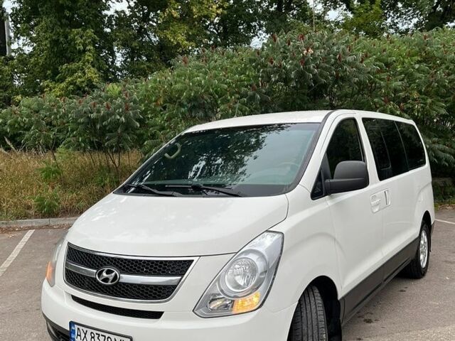 Белый Хендай H-1, объемом двигателя 2.48 л и пробегом 464 тыс. км за 11500 $, фото 1 на Automoto.ua