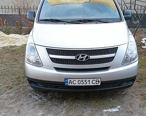 Хендай H-1, об'ємом двигуна 2.36 л та пробігом 309 тис. км за 6500 $, фото 1 на Automoto.ua