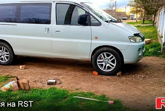 Хендай H-1, об'ємом двигуна 2.5 л та пробігом 328 тис. км за 4600 $, фото 1 на Automoto.ua