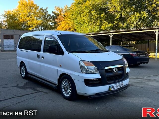 Хендай H-1, объемом двигателя 25 л и пробегом 300 тыс. км за 5800 $, фото 1 на Automoto.ua