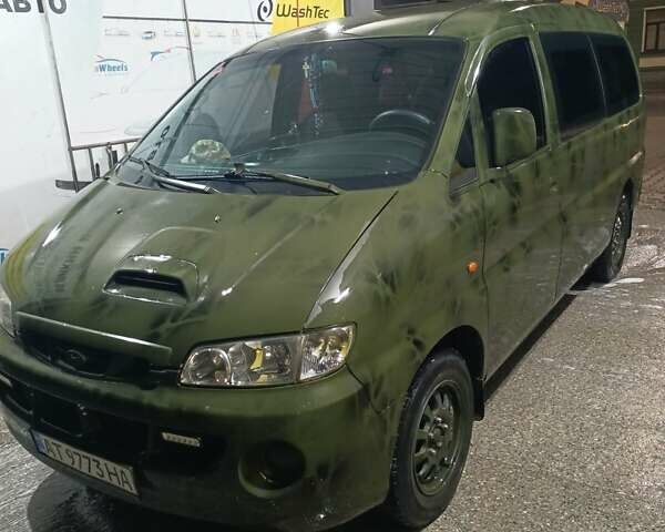 Сірий Хендай H-1, об'ємом двигуна 2.48 л та пробігом 225 тис. км за 3900 $, фото 1 на Automoto.ua
