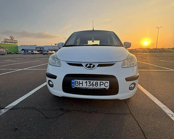 Белый Хендай и10, объемом двигателя 1.09 л и пробегом 115 тыс. км за 5400 $, фото 1 на Automoto.ua