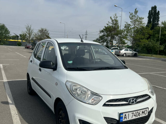 Білий Хендай і10, об'ємом двигуна 1.1 л та пробігом 267 тис. км за 4300 $, фото 1 на Automoto.ua