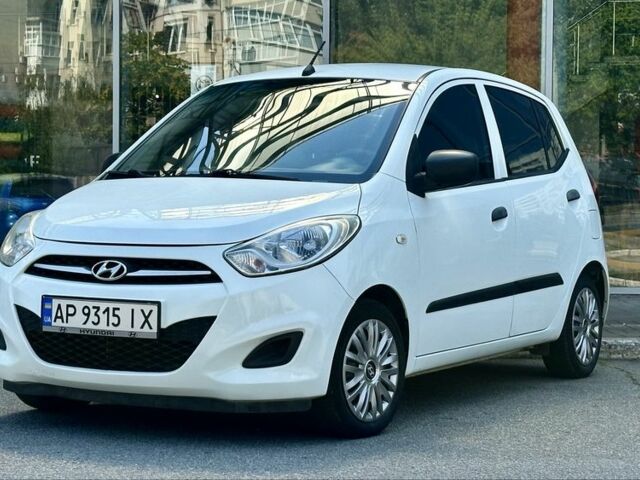 Белый Хендай и10, объемом двигателя 1.1 л и пробегом 145 тыс. км за 5600 $, фото 1 на Automoto.ua