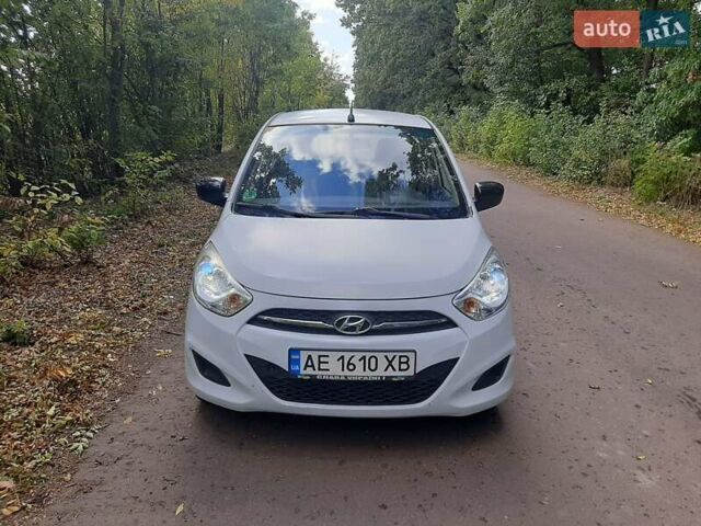 Белый Хендай и10, объемом двигателя 1.09 л и пробегом 83 тыс. км за 4500 $, фото 1 на Automoto.ua