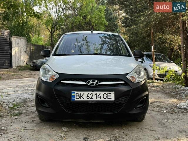 Белый Хендай и10, объемом двигателя 1.09 л и пробегом 130 тыс. км за 4350 $, фото 1 на Automoto.ua