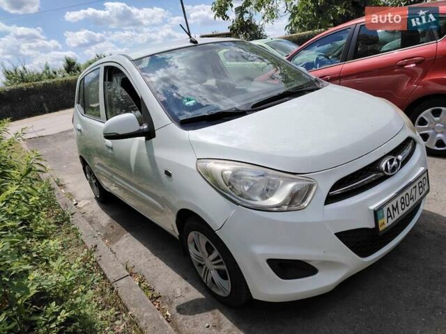 Белый Хендай и10, объемом двигателя 1.1 л и пробегом 128 тыс. км за 6400 $, фото 1 на Automoto.ua