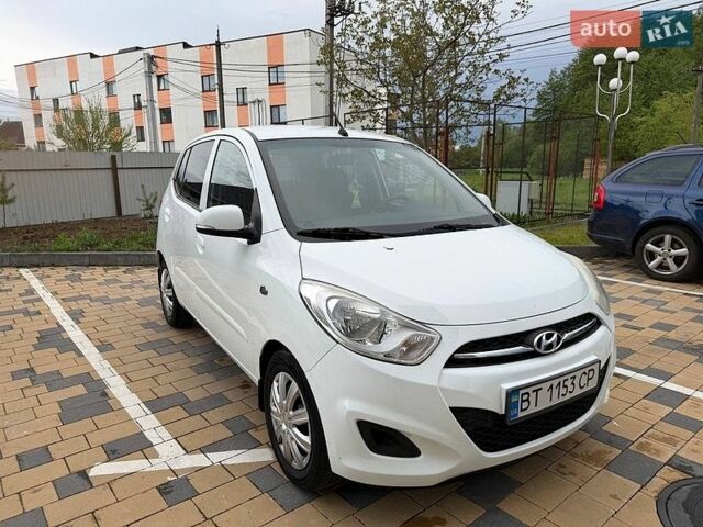 Белый Хендай и10, объемом двигателя 1.09 л и пробегом 123 тыс. км за 5700 $, фото 1 на Automoto.ua