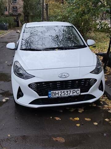 Белый Хендай и10, объемом двигателя 1.2 л и пробегом 38 тыс. км за 8518 $, фото 1 на Automoto.ua