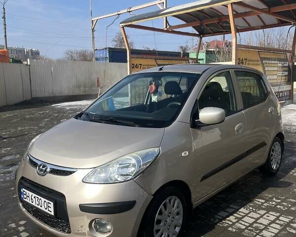 Бежевый Хендай и10, объемом двигателя 1.1 л и пробегом 160 тыс. км за 3700 $, фото 1 на Automoto.ua