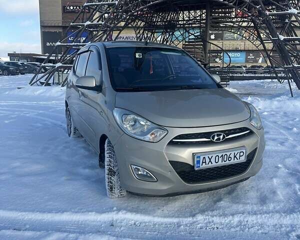 Бежевый Хендай и10, объемом двигателя 1.09 л и пробегом 161 тыс. км за 5300 $, фото 1 на Automoto.ua