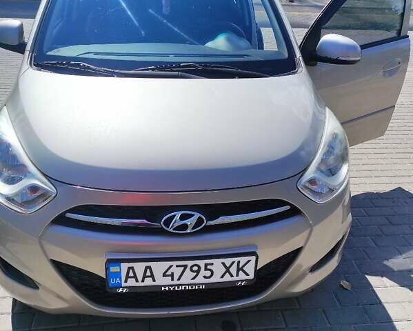 Бежевый Хендай и10, объемом двигателя 1.09 л и пробегом 157 тыс. км за 5100 $, фото 1 на Automoto.ua