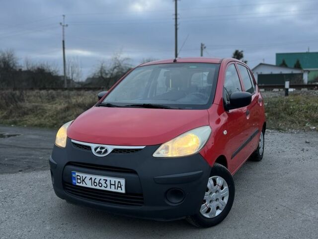 Красный Хендай и10, объемом двигателя 1.1 л и пробегом 269 тыс. км за 4250 $, фото 1 на Automoto.ua