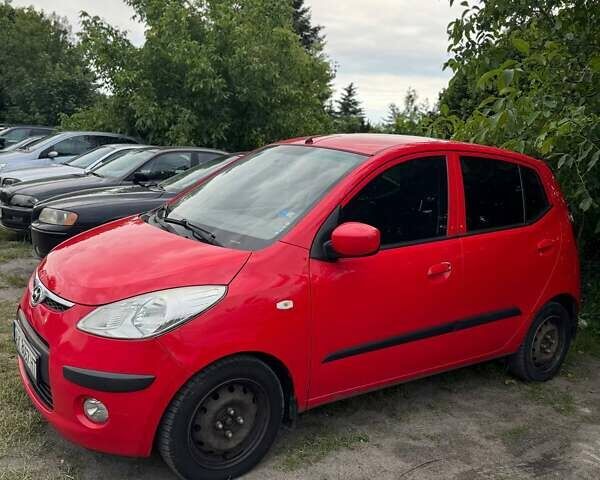 Красный Хендай и10, объемом двигателя 1.09 л и пробегом 144 тыс. км за 5500 $, фото 1 на Automoto.ua