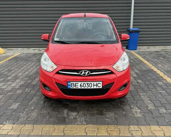 Красный Хендай и10, объемом двигателя 1.09 л и пробегом 69 тыс. км за 7200 $, фото 1 на Automoto.ua