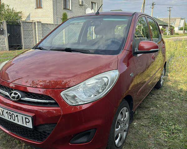 Красный Хендай и10, объемом двигателя 1.09 л и пробегом 91 тыс. км за 5000 $, фото 1 на Automoto.ua