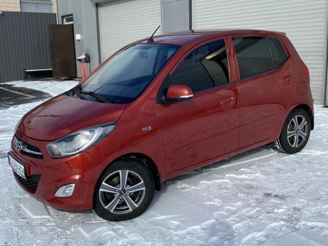 Красный Хендай и10, объемом двигателя 1.2 л и пробегом 162 тыс. км за 6200 $, фото 1 на Automoto.ua