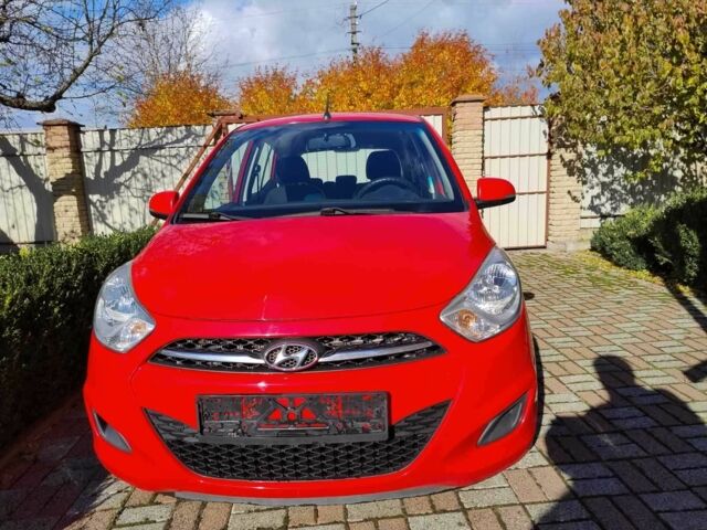 Красный Хендай и10, объемом двигателя 1.1 л и пробегом 114 тыс. км за 6400 $, фото 1 на Automoto.ua