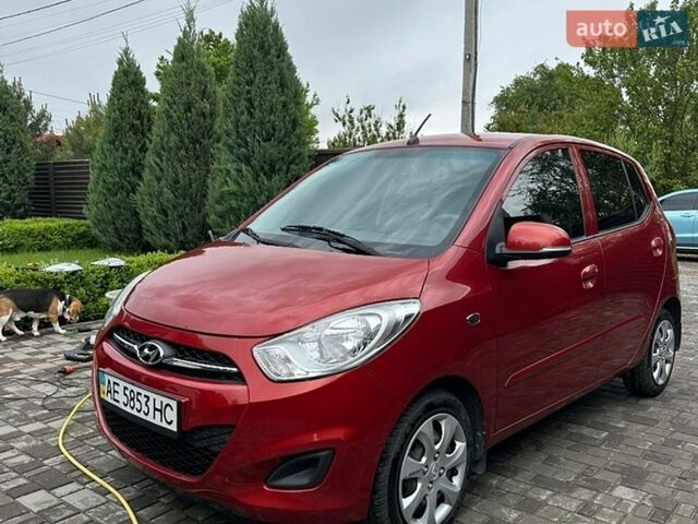 Красный Хендай и10, объемом двигателя 1.1 л и пробегом 105 тыс. км за 6300 $, фото 1 на Automoto.ua