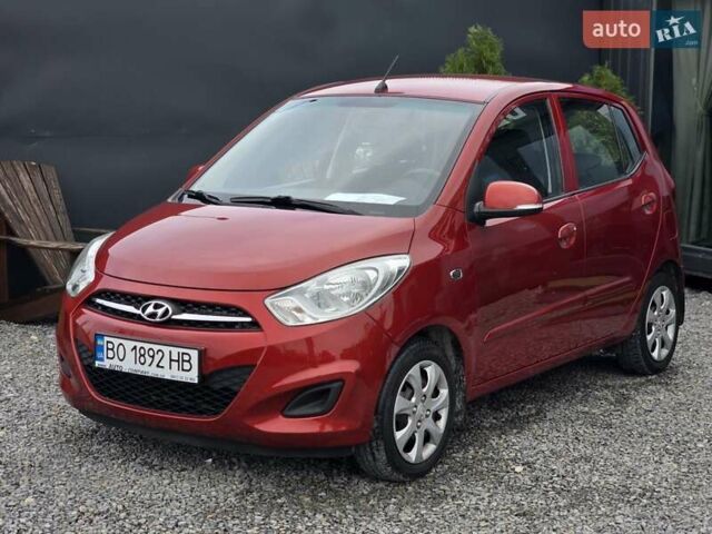 Красный Хендай и10, объемом двигателя 1.1 л и пробегом 176 тыс. км за 6499 $, фото 1 на Automoto.ua