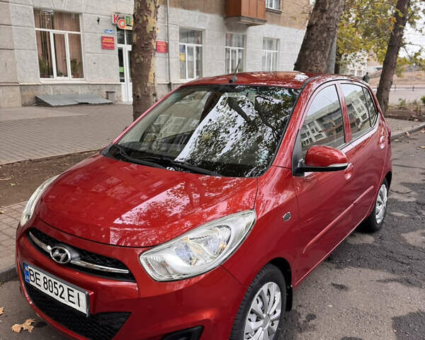 Красный Хендай и10, объемом двигателя 1.09 л и пробегом 93 тыс. км за 7700 $, фото 1 на Automoto.ua