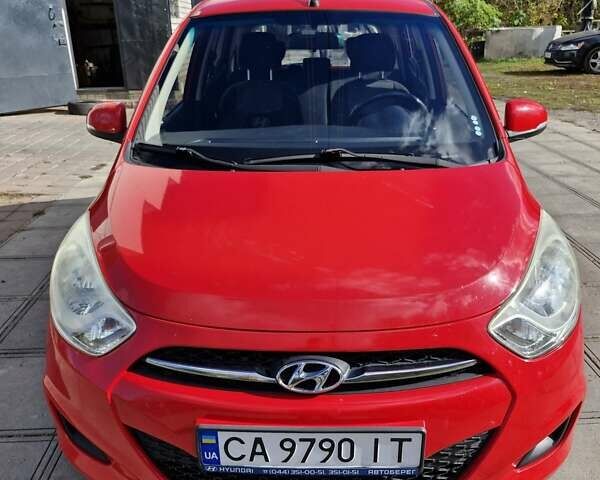 Красный Хендай и10, объемом двигателя 1.1 л и пробегом 102 тыс. км за 6400 $, фото 1 на Automoto.ua