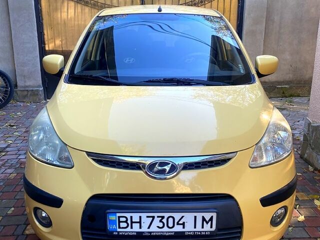 Желтый Хендай и10, объемом двигателя 1.1 л и пробегом 99 тыс. км за 6500 $, фото 1 на Automoto.ua