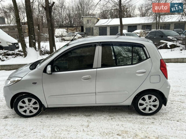 Сірий Хендай і10, об'ємом двигуна 1.1 л та пробігом 69 тис. км за 6000 $, фото 1 на Automoto.ua